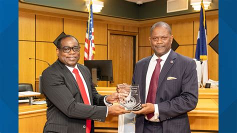 Killeen municipal judge honored for 20 years of service | kcentv.com