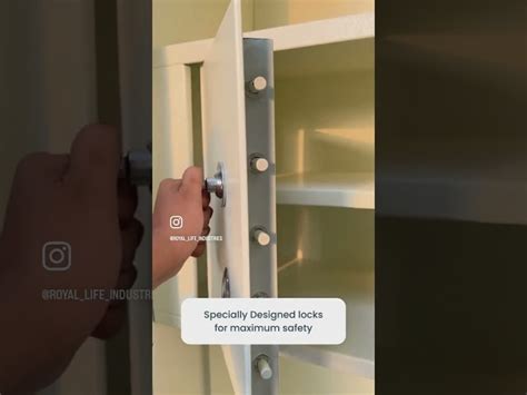 Cupboard & Almirah - Triple Door Almirah (1 Drawer + 1 Locker ...