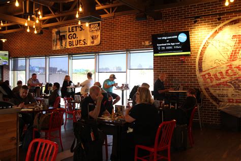 Budweiser Brew House - A5 - St. Louis Lambert International Airport