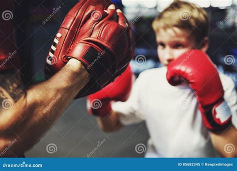 Boy Boxing 的图像结果
