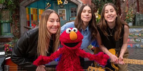 Watch Haim Sing the Alphabet With Elmo on Sesame Street | Pitchfork