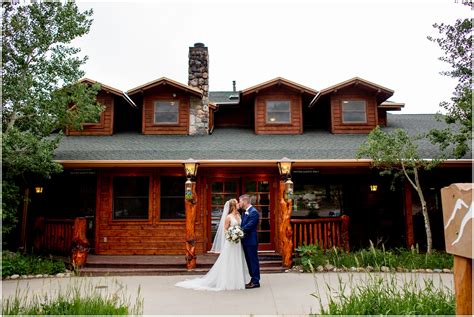Wild Basin Lodge Wedding | Emily Kowalski Photography