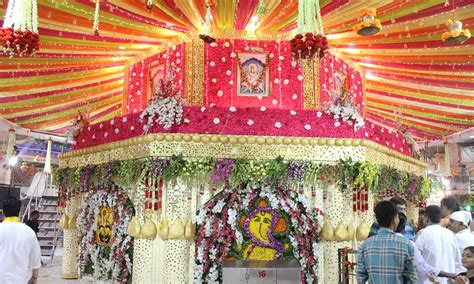 झण्डेवाला देवी मन्दिर में धूमधाम से किया गोवर्धन पूजन - govardhan puja ...