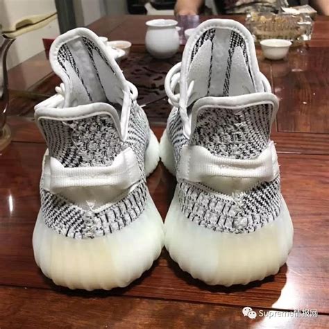 真假对比！Yeezy 350天使配色正品和最高版本的fake到底有什么区别 - 知乎