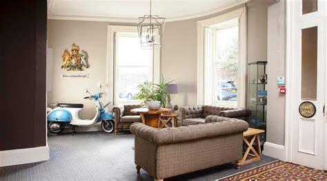THE VICTORIA HOTEL (Bamburgh, Northumberland) - Hotel Reviews, Photos ...