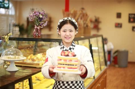 榆林蛋糕师培训学费要多少钱_榆林厨师培训_陕西新东方烹饪学校