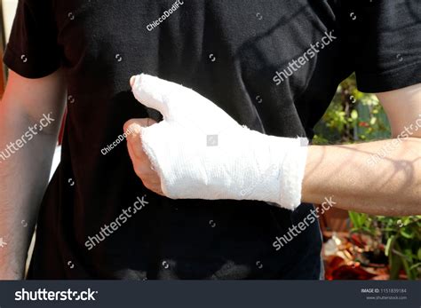 Hand Plaster 的图像结果