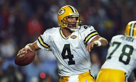 Flashback 1997: Brett Favre Throws 3 TD Passes as Packers Beat Patriots ...