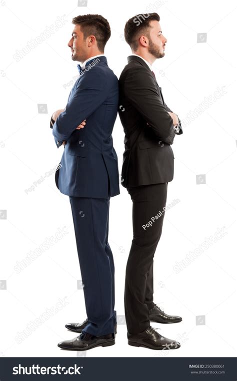 People Standing Back 的图像结果