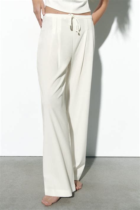 How to Wear the Summer Pants French and Italian Women Love | Who What Wear