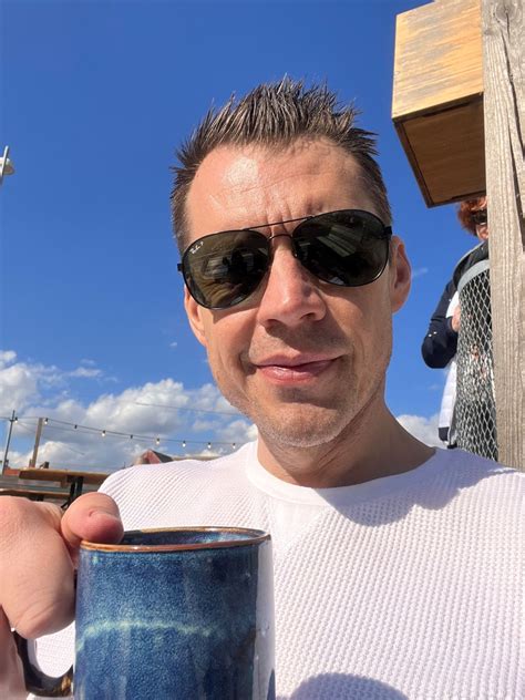 Henrik Ernst på LinkedIn: Tusind tak for alle beskeder, opkald og e ...