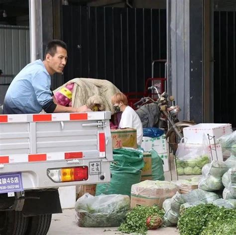 "山竹"来袭市民屯粮 广州部分超市被扫空 - 滚动 - 华声新闻 - 华声在线