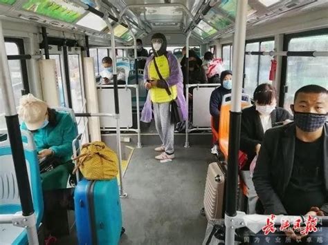 武汉公交多措并举引导乘客有序乘车_公共交通_客车网