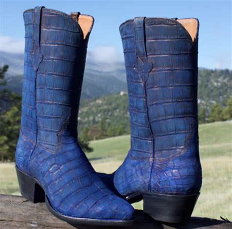 I cant fit my foot into cowboy boots : r/cowboyboots