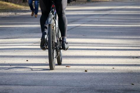 Riding a Bike 的图像结果