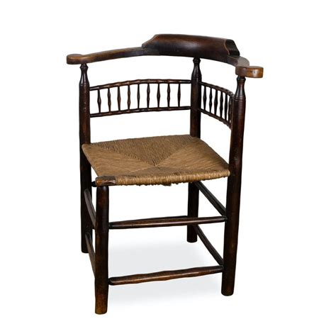 Early 19th Century English Elm & Rush Corner Chair for sale at Pamono