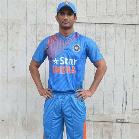 Sushant Singh Rajput’s family bids him final goodbye as they immerse ...