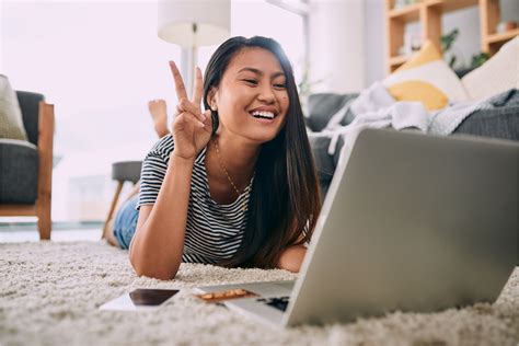 Long Distance Date Ideas: 17 Activities For Lovebird Couples