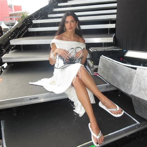 The best Dua Lipa feet pictures 🤩