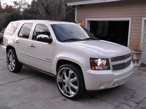 Шины и диски для Chevrolet Tahoe 2010, размер колёс на Шевроле Тахо 2010