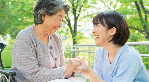 介護難民とは？ 2025年問題が与える影響、高齢社会がもたらす課題・原因・対策を解説 - LIFULL STORIES