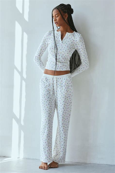 Frankies Bikinis Cabin Waffle Knit Pant | Urban Outfitters Mexico ...