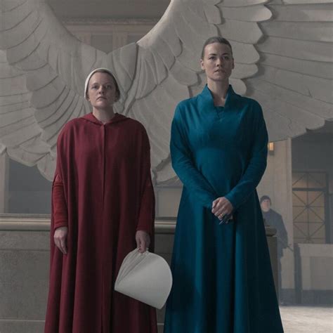 El significado del vestuario de El cuento de la criada - Kohlschool