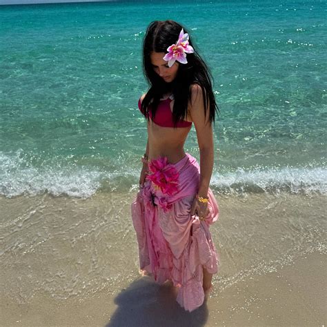 julia (@juliannasabonis) • Instagram photos and videos