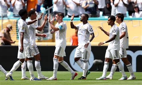 Confirmed: Valencia star signs new contract - Get Spanish Football News