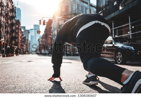 Human Running Pose Back View 的图像结果