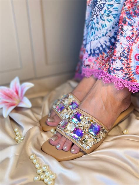 Aarohi Crystal Embellished Flats – Sandal Stories