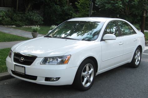 2009 Hyundai Sonata - Information and photos - MOMENTcar