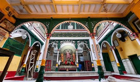 A walkthrough of Kolkata's bonedi barir pujo preparations | Trans World ...