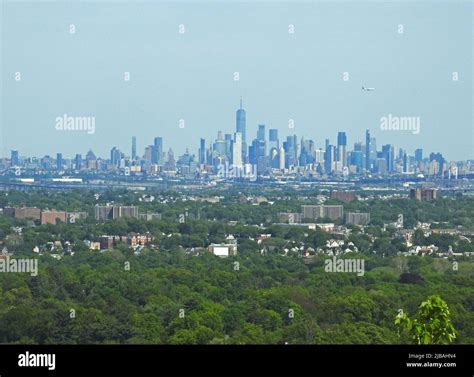 Skyscrapers no one day blue sky hi-res stock photography and images - Alamy