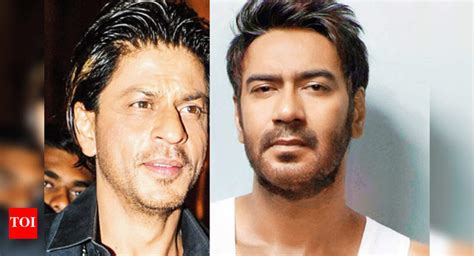 Shah Rukh Khan-Ajay Devgn hug and bury the hatchet | Hindi Movie News ...