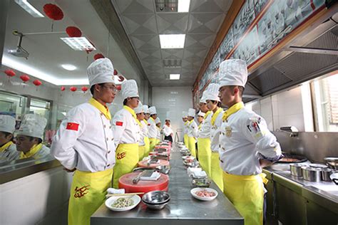 学厨师要多少钱_学校学费_陕西新东方烹饪学校