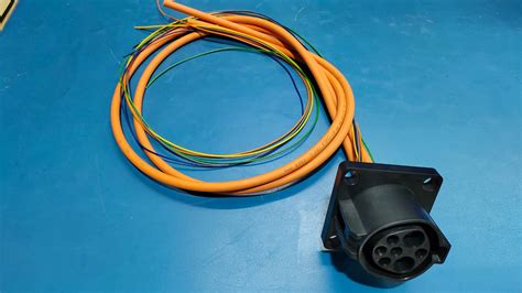 EC 612196-6 (TYPE 6) CHARGING INLET-80A – Ingar Electronics