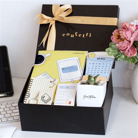 New Year Gifts - New Year Gifts Boxes & Hampers Online – Confetti Gifts