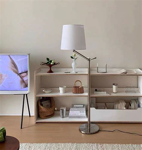 White minimal floor lamp – Studio by Drew