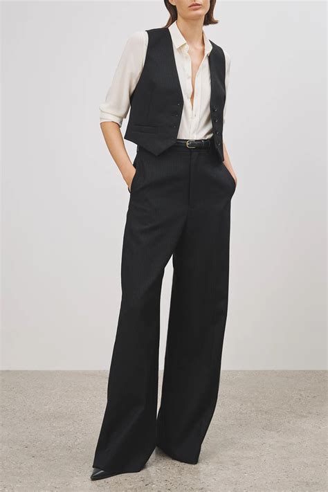 Pin by Lonie O'Kon on Casual Suit | Vest outfits for women ...