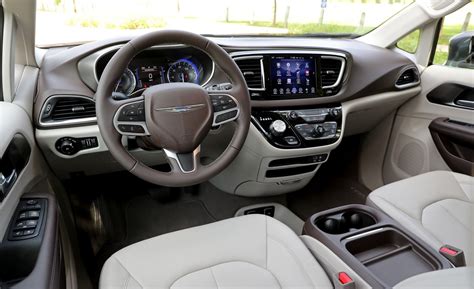 2017 Chrysler Pacifica | Cars Exclusive Videos and Photos Updates