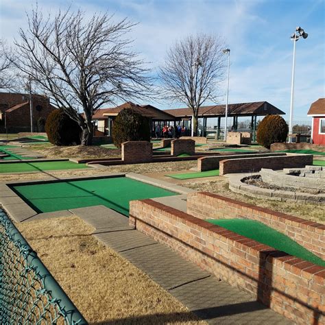 Play St. Louis: Cave Spring Golf Center, St. Charles