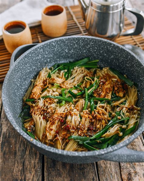 Spicy enoki mushrooms with garlic – Artofit