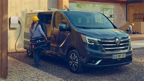 Renault Trafic Van E-Tech Electric Debuts As Van With…