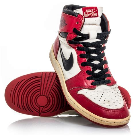 Nike 1985 Jordan 1 Chicago “85” | Grailed