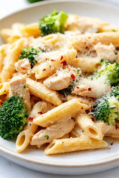 Chicken and Broccoli Pasta - Insanely Good