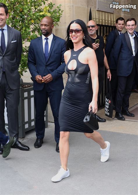 Katy Perry Shows Off Her Sexy Tits in Paris (45 Photos) | The Fappening News