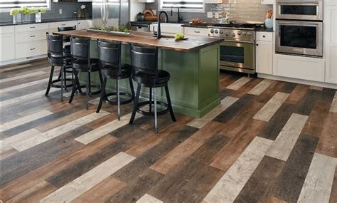 Laminate Kitchen Flooring Ideas: 5 Stylish Examples - The Creative Kitchen