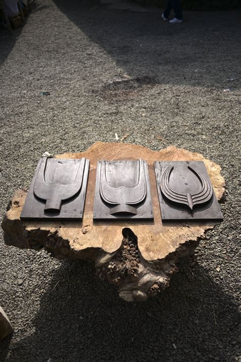 Exotic Naga Gamari Wood Panel [Set of 9] – Northeast Handicrafts