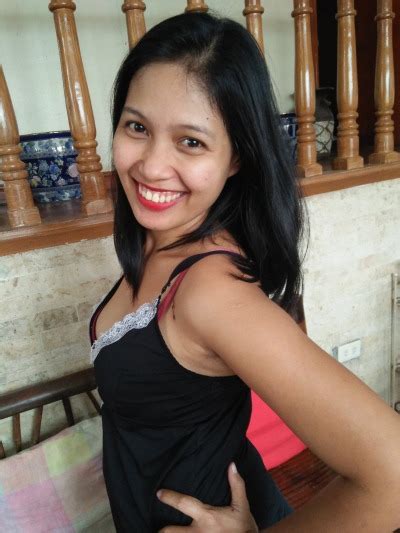 Intense amateur WMAF action with a sexy Pinay MILF